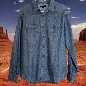 Classic Lady's Denim Shirt by Banana Republic, size M, Tailored Slim Fit, Snaps